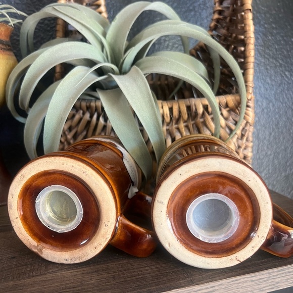 Vintage 1970’s Large Salt And Pepper Shakers - Picture 3 of 4